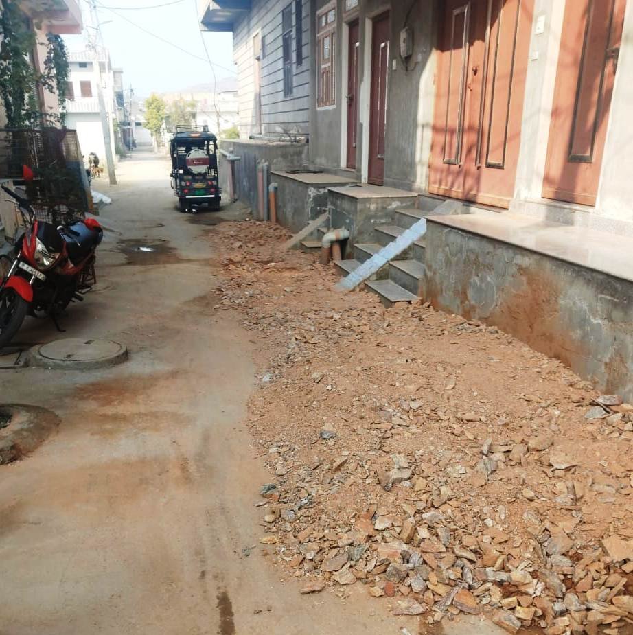 नगर परिषद की अनदेखी से वार्डवासी परेशान