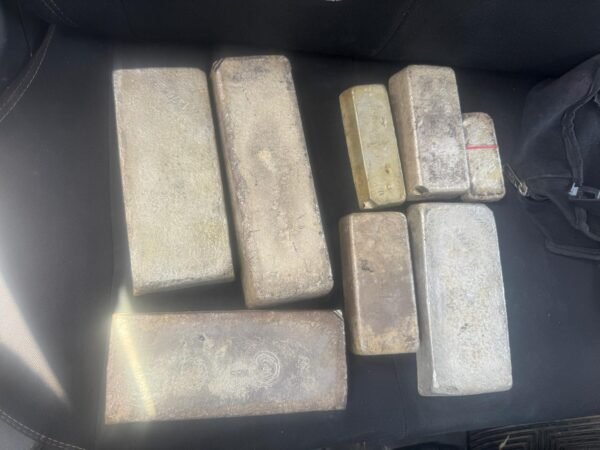 कार से 54 किलो चांदी की सिल्लियां बरामद,3 आरोपी गिरफ्तार