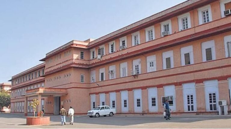 राजस्थान में सरकारी कर्मचारियों के तबादलों से अगले सप्ताह हटेगी रोक