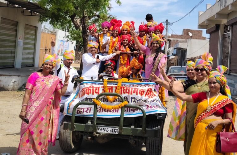 सवाईपुर में निकली प्रवेशोत्सव रैली व विद्यार्थियों का विजय जुलूस,ग्रामीणों ने जगह-जगह की पुष्प वर्षा