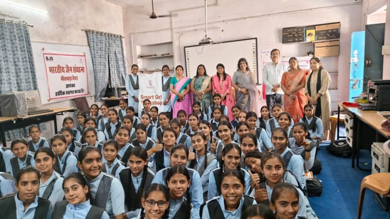 सवाईपुर की बेटियों ने सीखी आत्मरक्षा निर्णय क्षमता और आत्मविश्वास की सीख