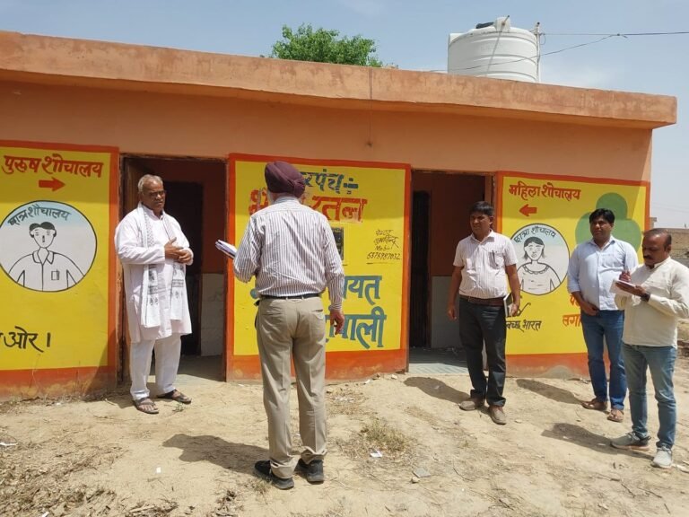 शिक्षा मंत्री ने किया सरकारी स्कूलों का औचक निरीक्षण