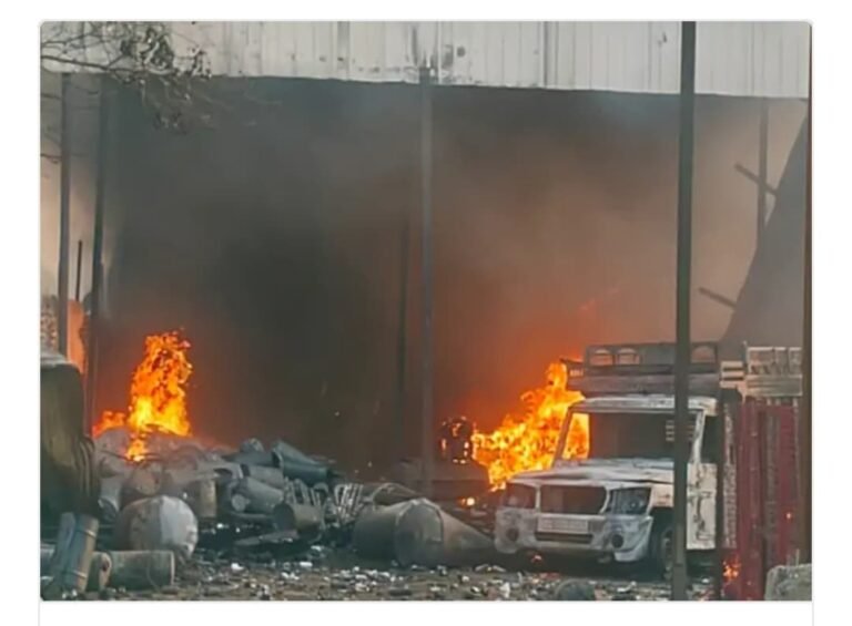 राजस्थान में कबाड़ के गोदाम में लगी आग,4 जिंदा जले 2 लापता